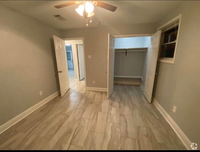 Building Photo - 2523 Saint Ann St