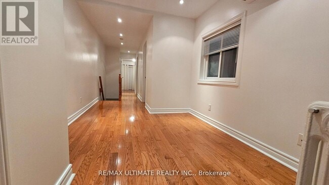 Building Photo - 389 Westmoreland Ave N