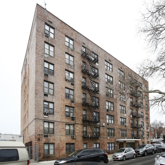 Building Photo - 2222 E 18th St