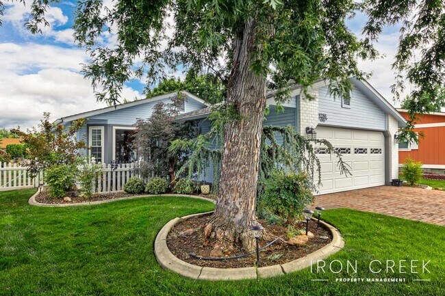 Building Photo - 55+ COMMUNITY –  2 Bed, 2 Bath + Office & ...