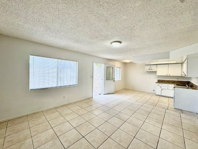 Building Photo - Bright & Budget-Friendly Condo for rent Ac...
