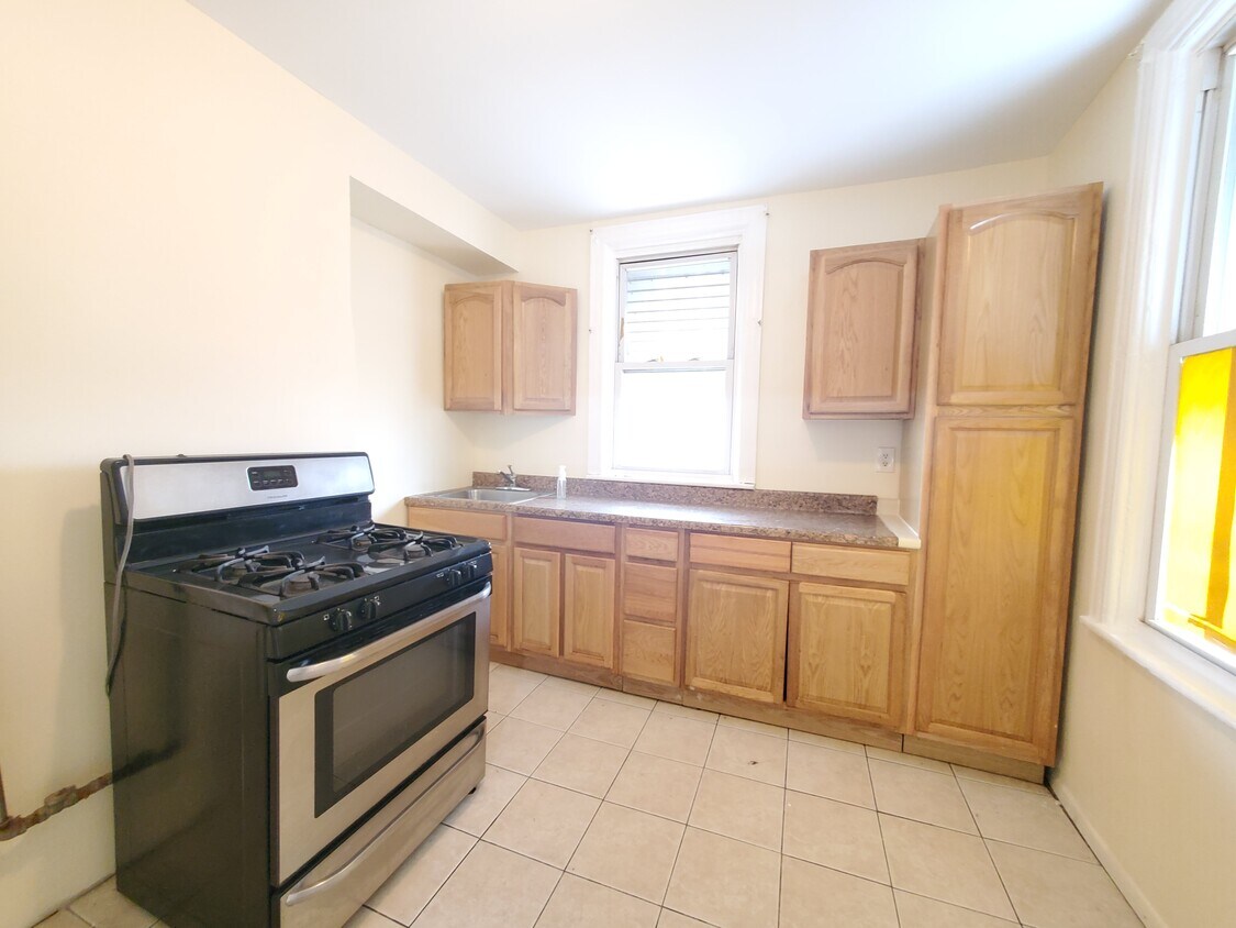 111 Gates Ave Unit 2, Jersey City, NJ 07305 Apartments in Jersey City, NJ