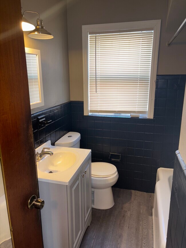 Foto del edificio - 1534 Orchid Ave