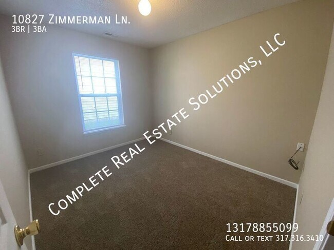 Foto del edificio - Now Showing this 3 bedroom, 2.5 bath home ...