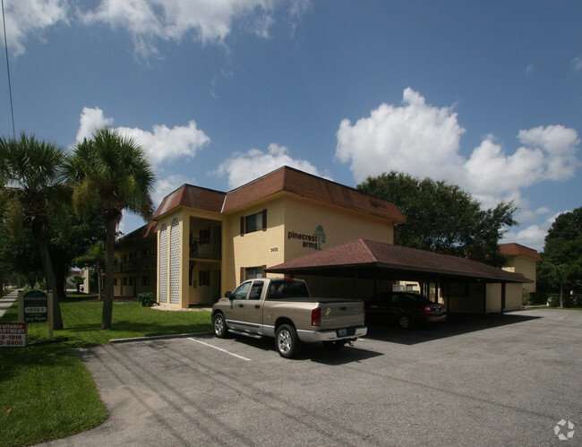 Building Photo - Pinecrest Arms