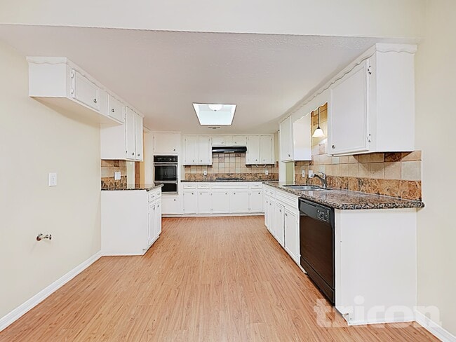 Foto del edificio - 7506 Lemon Tree Cir