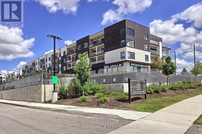Photo du bâtiment - 555-555 William Graham Dr