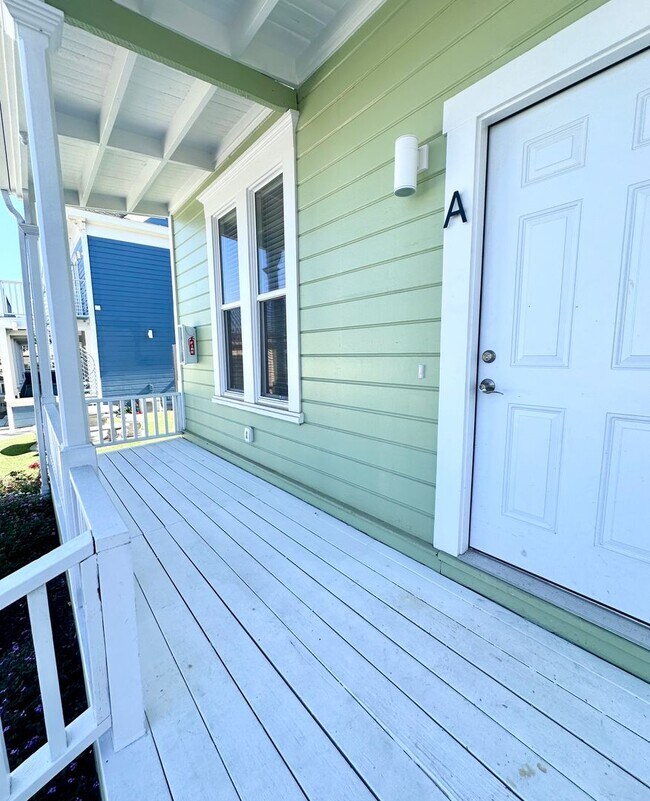 Building Photo - Third Avenue Duplex