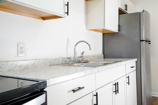 Foto del edificio - Charming Renovated 1-Bedroom Apartment in ...