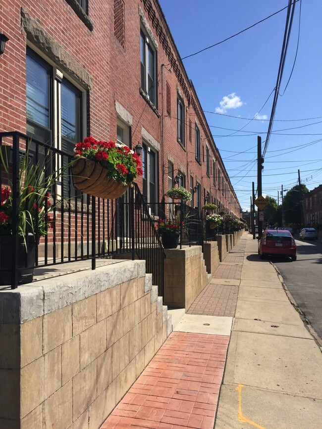 5839 Pierce St, Pittsburgh, PA 15232 Townhome Rentals in Pittsburgh