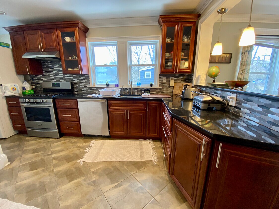 Foto principal - 98 Whitford St