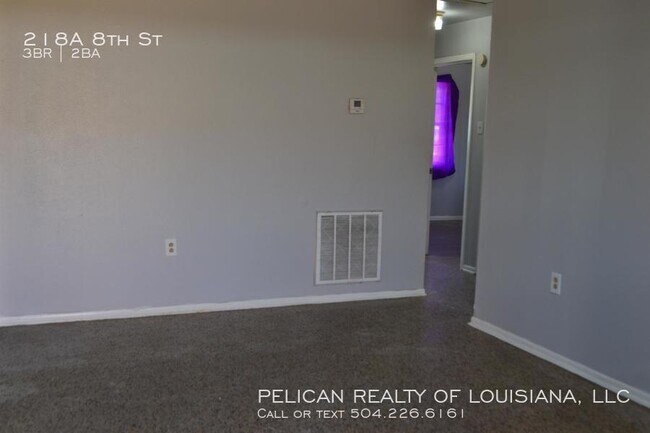 Building Photo - 218 8th St