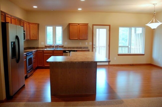 Building Photo - 938 Ryan Ct