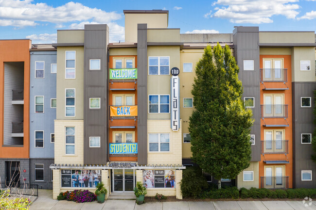 Building Photo - The Flats at Atlantic Station Student Housing