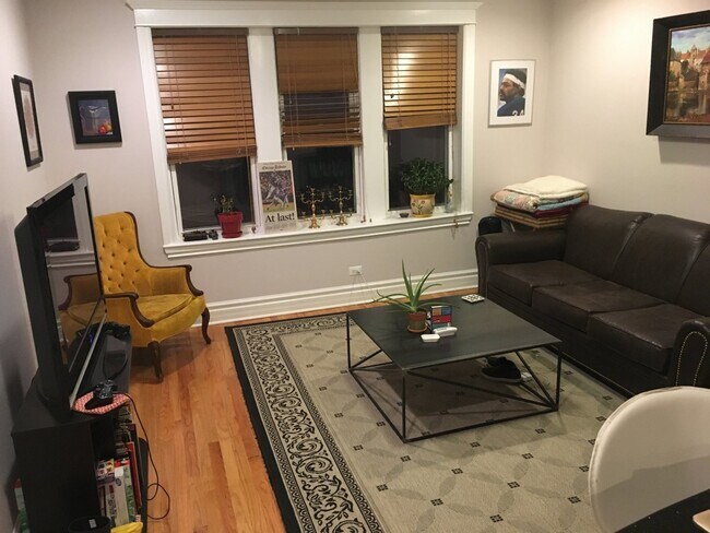Foto del edificio - 3851 N Kedvale Ave