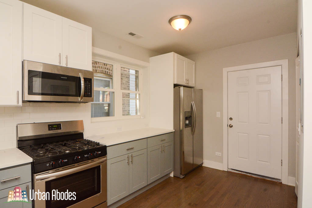 Primary Photo - 5122 N Avers Ave