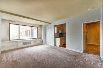 Building Photo - 1121 Arlington Blvd