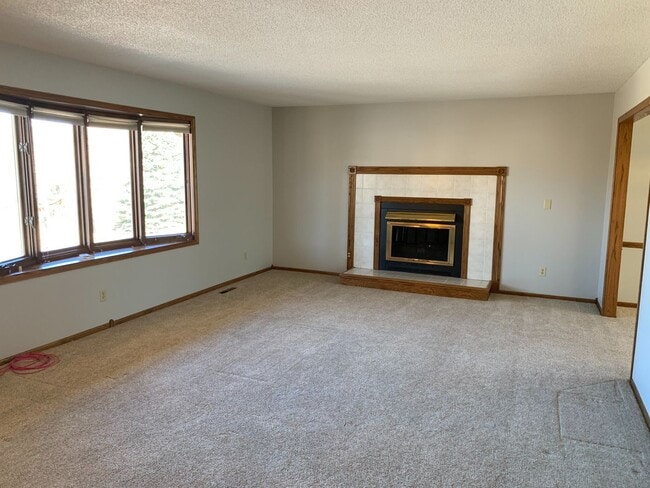 Building Photo - ~ FALL FEELS (And DEALS!) ~  Elegant 4-Bed...