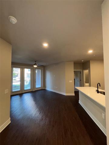 Building Photo - 111 Town Pl