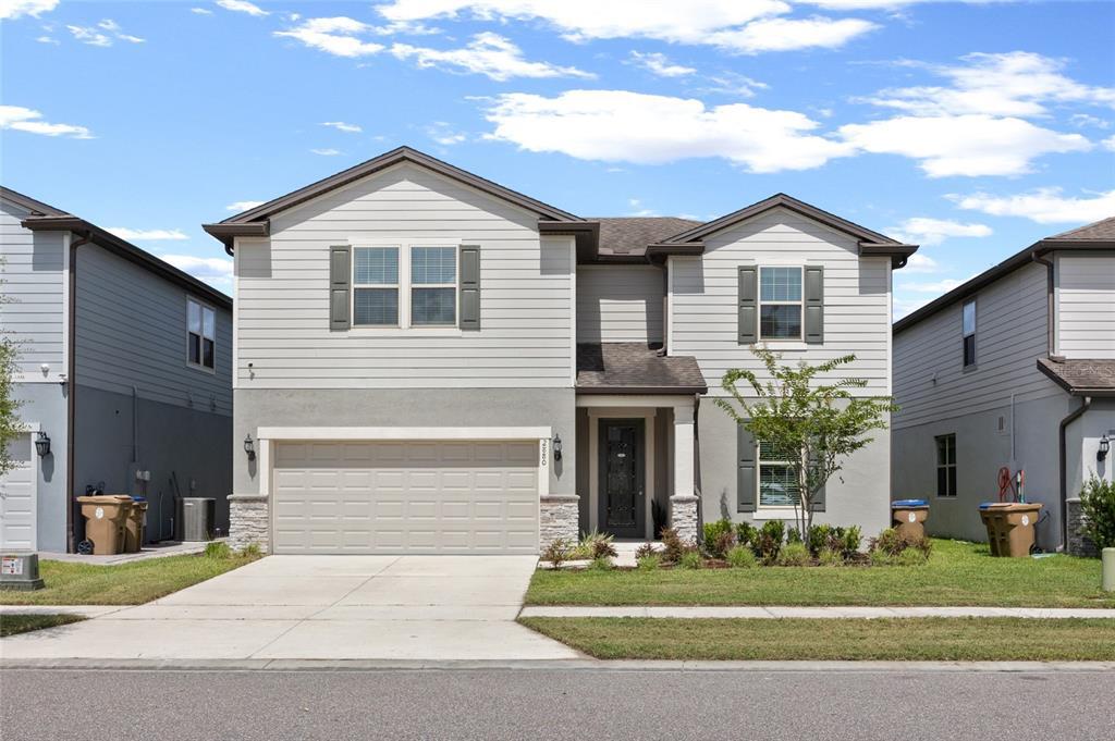 Foto principal - 2880 E Lake Pointe Dr