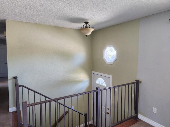 Building Photo - 5075 Manzana Dr