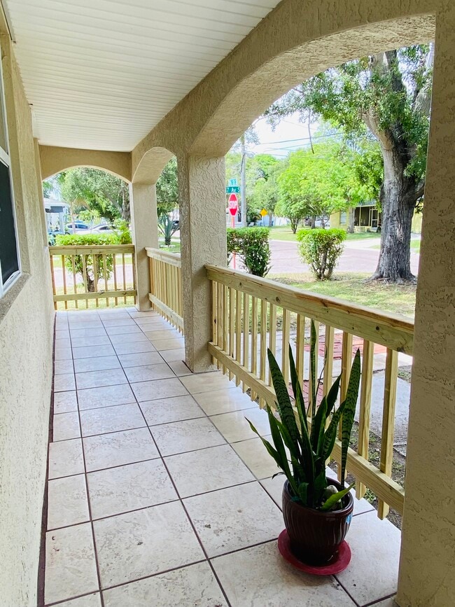 Beautiful front porch with new handrails - 1701 26th St S