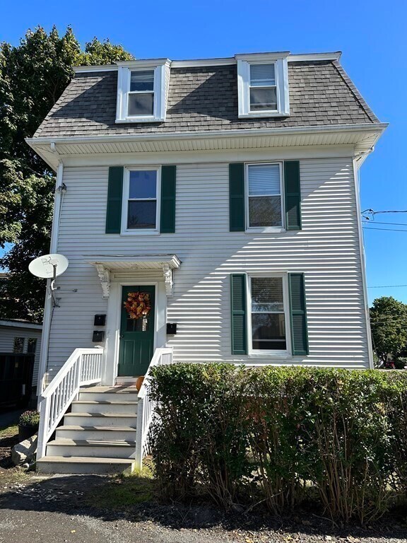 113 Mt Pleasant Ave Unit 3, Gloucester, MA 01930 Room for Rent in