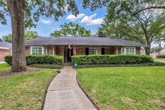 Building Photo - 10051 Meadow Lake Ln