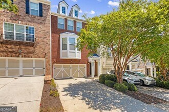 Building Photo - 1565 Oakdale Bluffs Dr