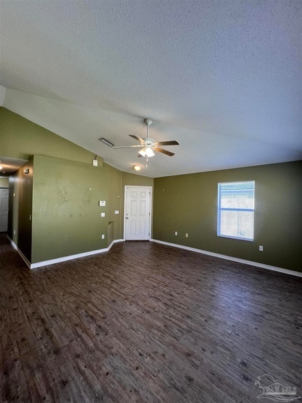 Building Photo - 120 Nivana Dr