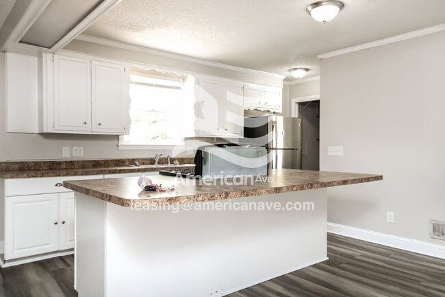 Building Photo - 713 Frieden St