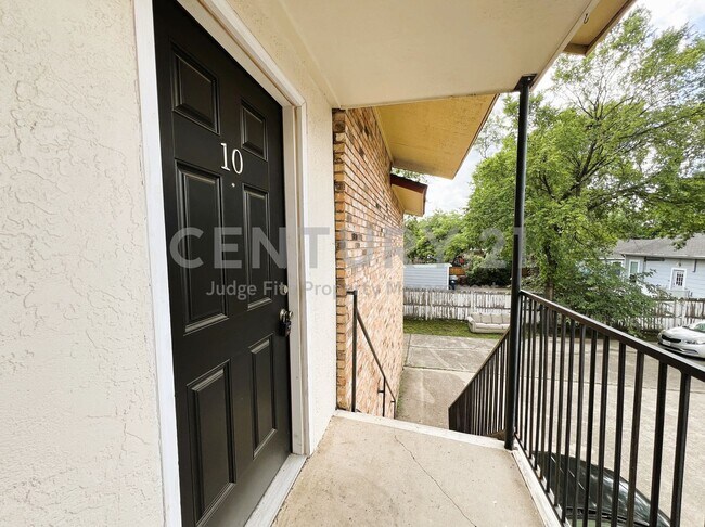 Foto del edificio - 1108 N Elm St