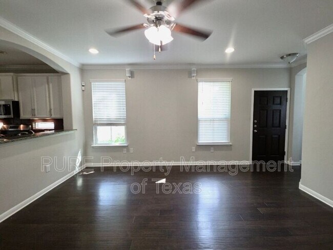 Foto del edificio - 13400 Briarwick Dr