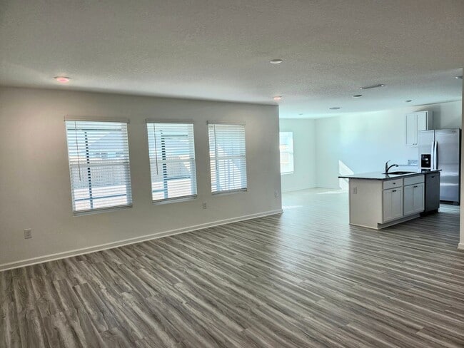 Foto del edificio - ***COMING SOON*****AVAILABLE IN MARCH*****