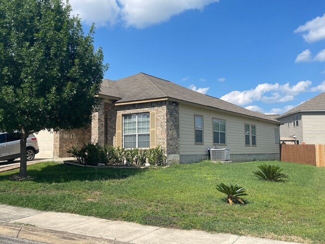 Photo - Spacious 3-Bedroom, 2-Bath Single-Story Ho... House