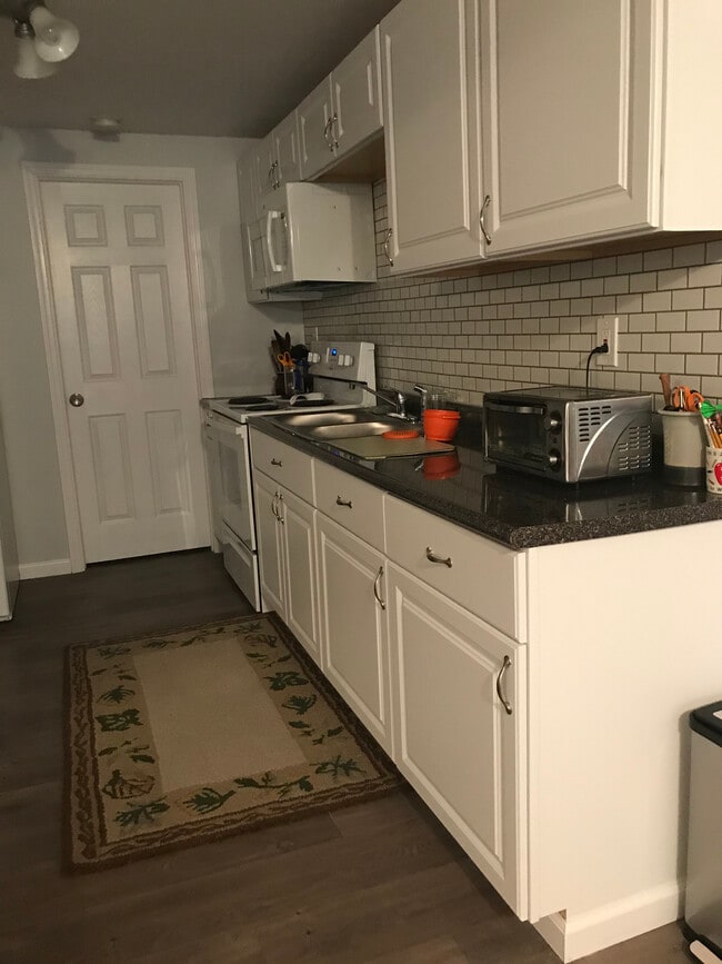 Kitchen - 7707 Mykolaitis Ln