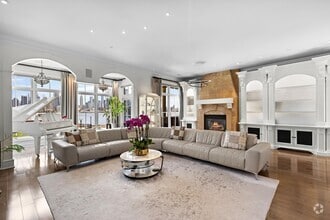 Building Photo - 33 Regency Pl