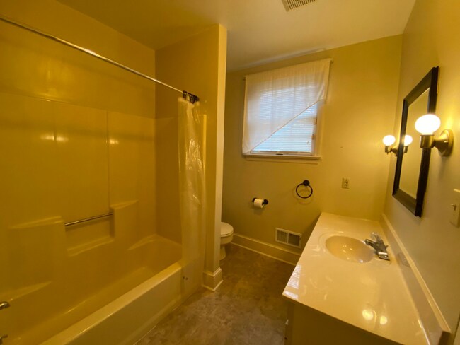 Foto del edificio - 10704 Hopewell Rd