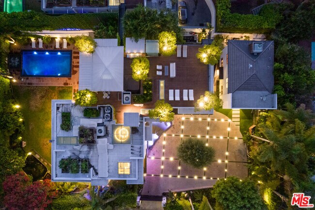 Foto del edificio - 1111 Sierra Alta Way