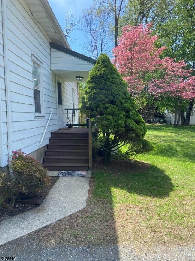 Foto del edificio - 492 Dogwood Ln