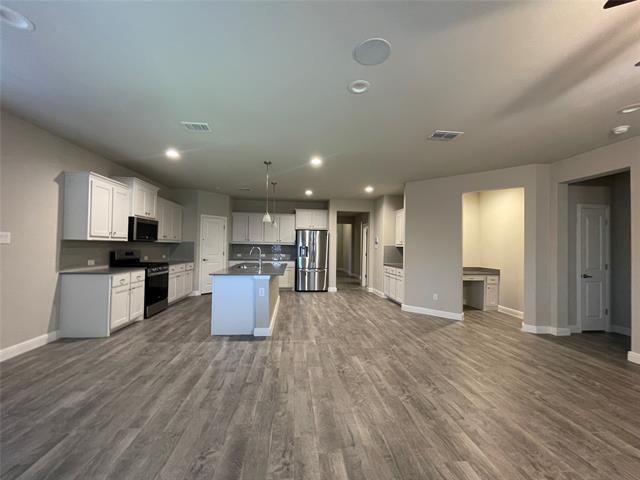 Building Photo - 740 Shepperton Wy