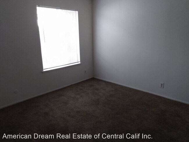Building Photo - 2 br, 1 bath House - 116 W. Elm St. #B