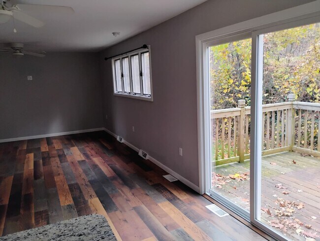 Foto del edificio - 110 W Fairview St