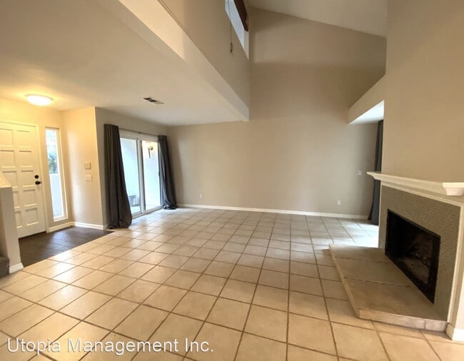 Building Photo - 2 br, 2 bath House - 1935 Sunset Dr. UNIT 52