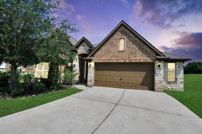 Foto del edificio - 6243 Garden Lakes Ln