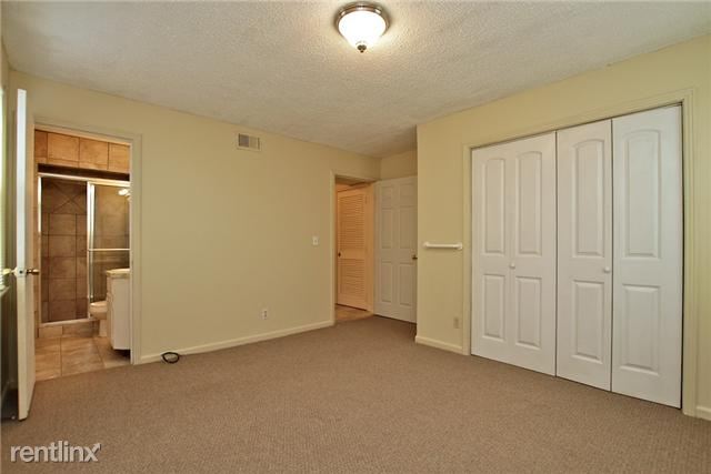 Building Photo - 223 Paradise Dr