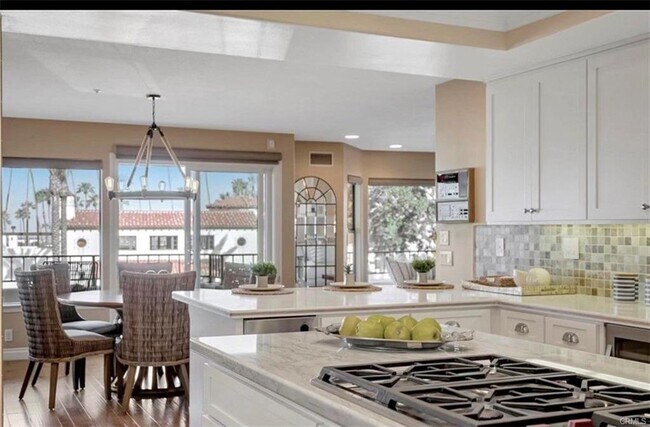 Building Photo - 115 Boca De La Playa