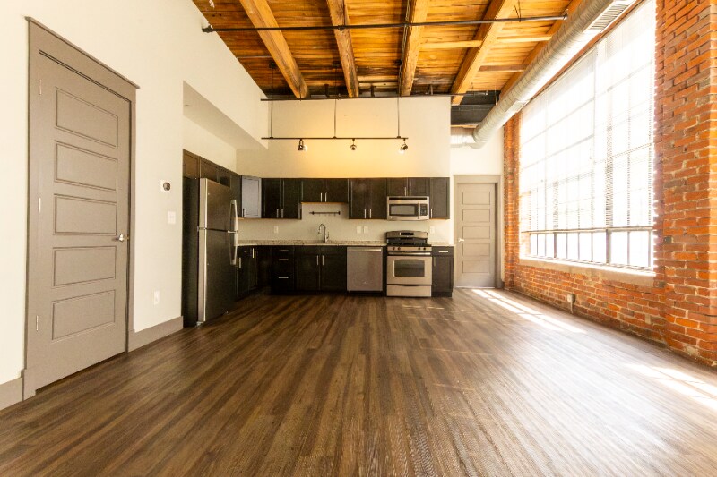 Foto principal - 570 S Front St