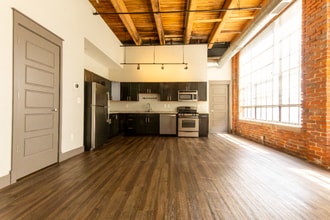 Building Photo - 570 S Front St