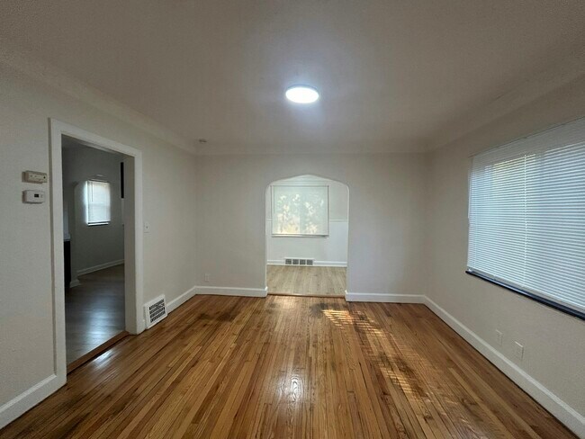 Foto del edificio - 9585 Terry St